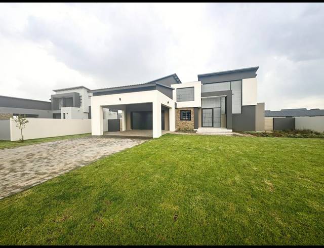 5 BEDROOM HOUSE FOR SALE IN MIDSTREAM HEIGHTS